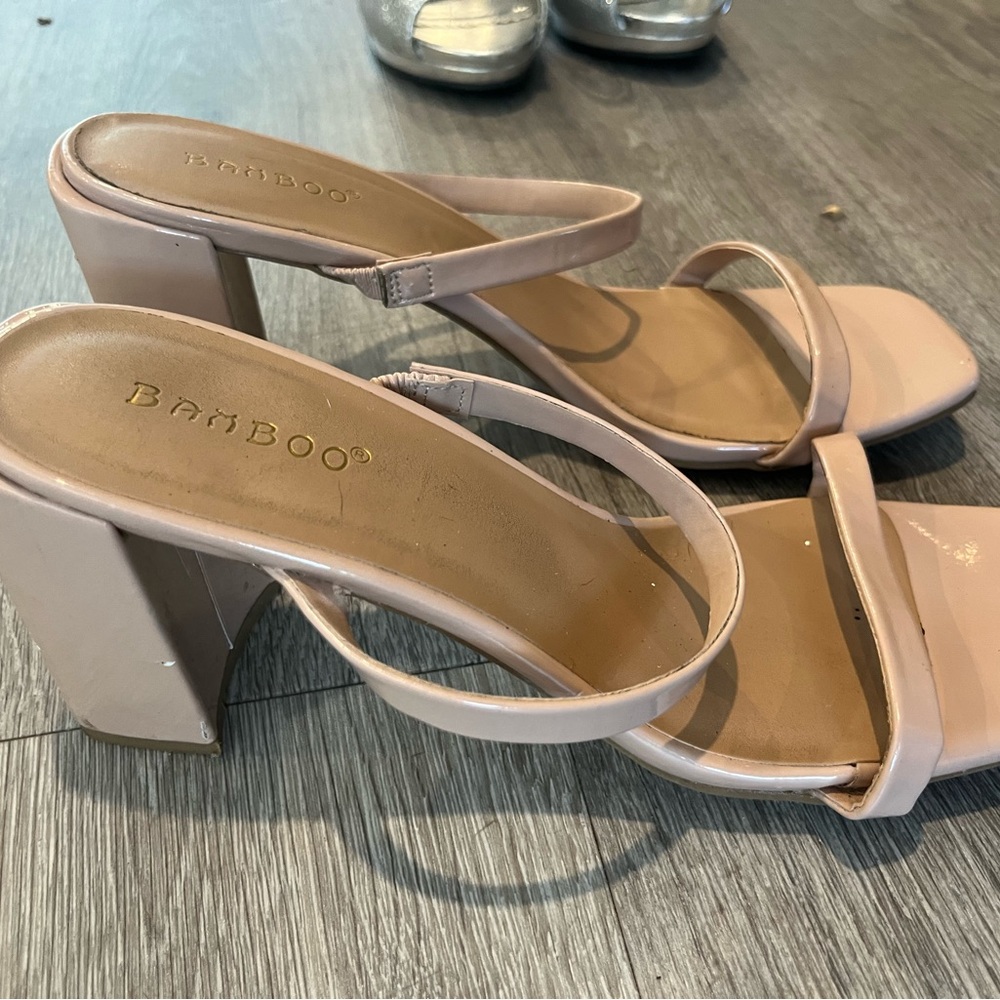Bamboo shoes size 9 1/2 chunky heel